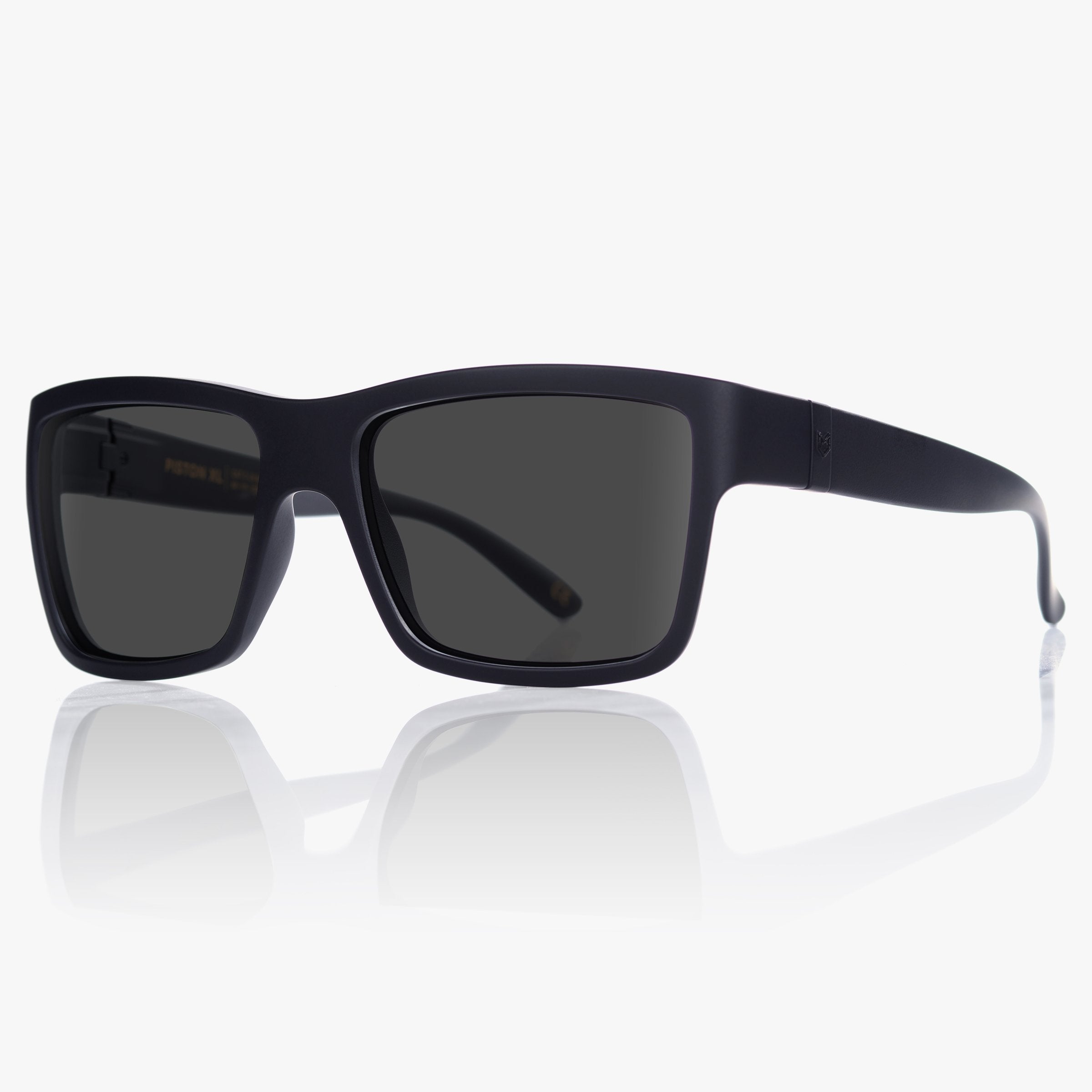 Piston XL - Black on Black / Grey Polarized