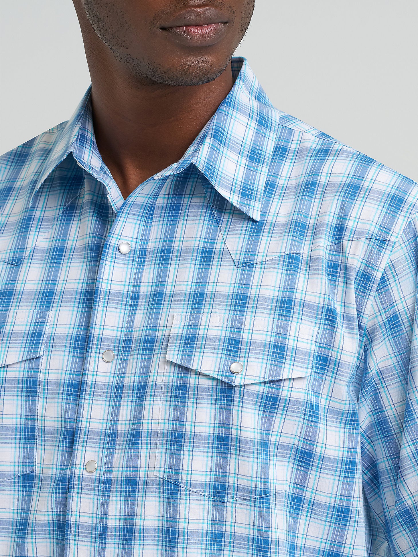 Wrangler® Wrinkle Resist Short Sleeve Shirt- Seaside Blue