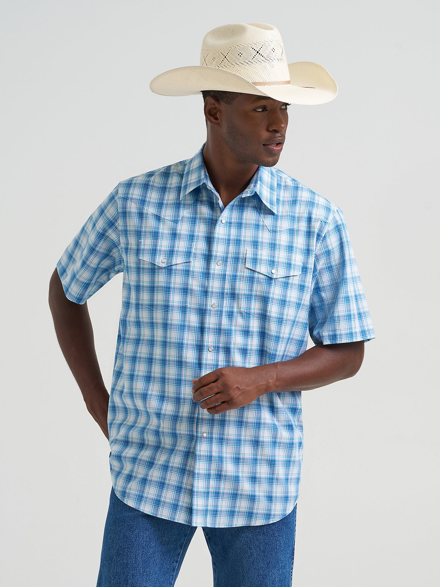 Wrangler® Wrinkle Resist Short Sleeve Shirt- Seaside Blue
