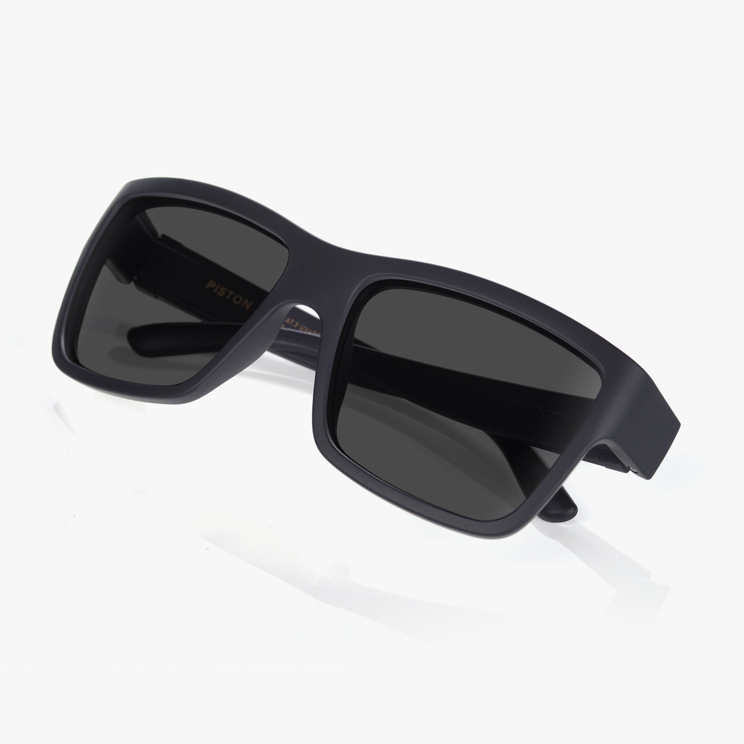 Piston XL - Black on Black / Grey Polarized