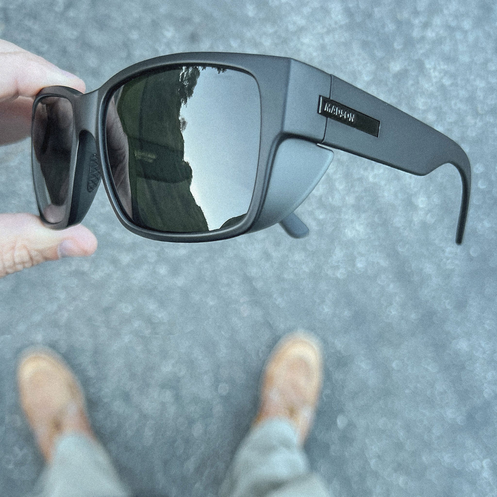 Classico Pro - Black on Black / Grey Polarized (Z87+)