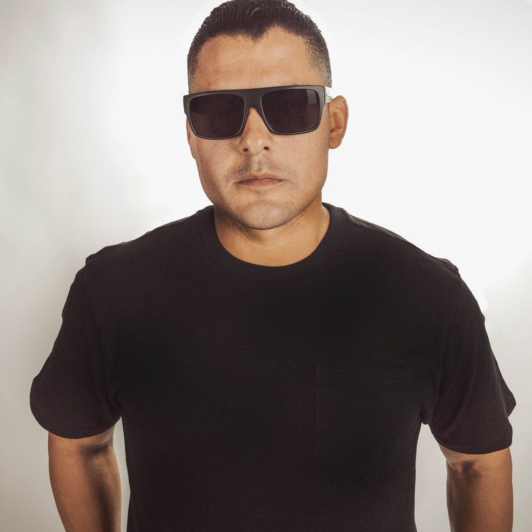 Classico Flattop - Gloss Black on Black / Grey Polarized