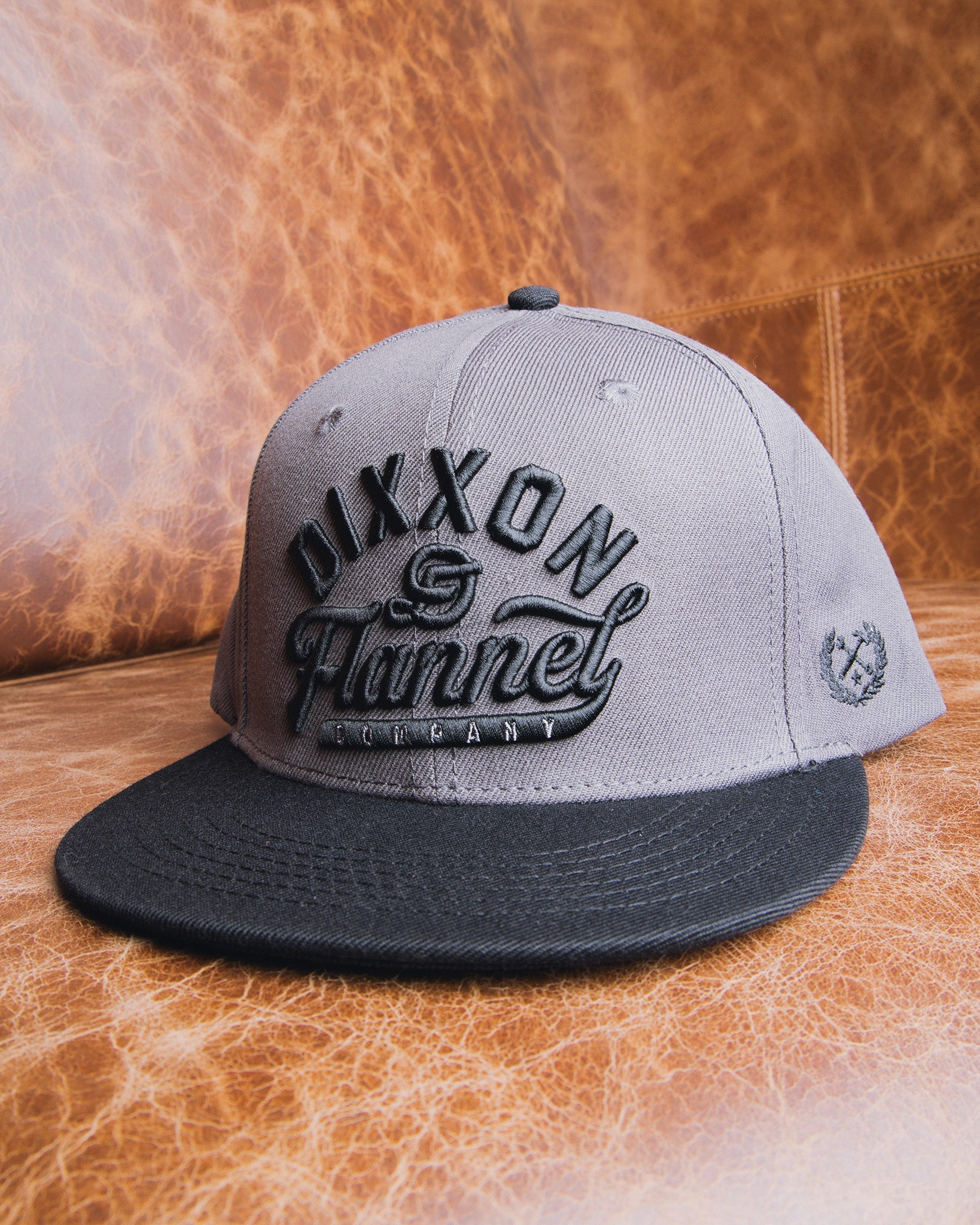 Script Flat Bill Snapback - Gray